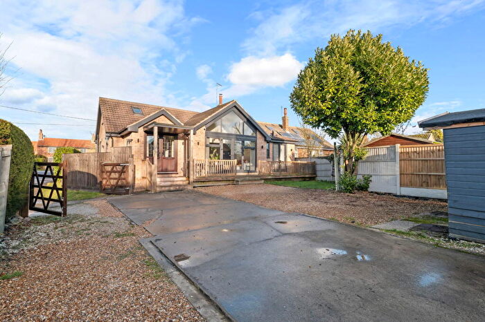 4 Bedroom Semi Detached House For Sale In First Bungalow, Amen Corner, Caunton, NG23