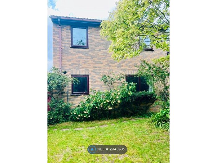 2 Bedroom Semi-Detached House To Rent In Melvin Way, Cambridge, CB24