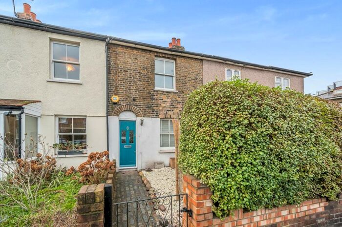 2 Bedroom Cottage To Rent In Old Dover Road London, SE3