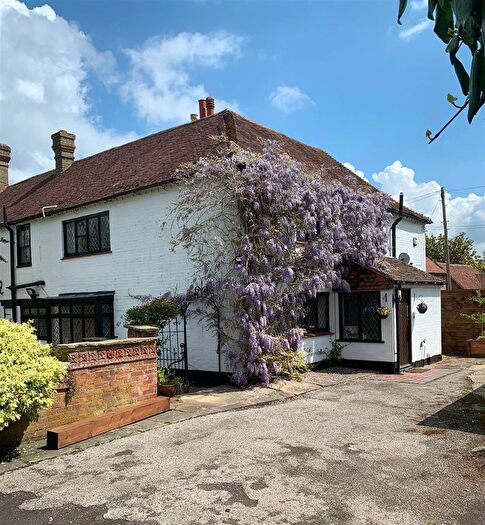 4 Bedroom Equestrian Property For Sale In East Farleigh, Maidstone - Mid Kent, ME15