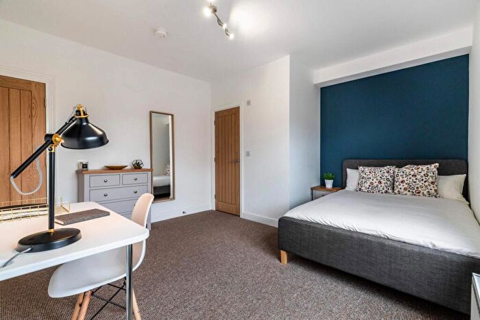 6 Bedroom House To Rent In Hartley Avenue, Leeds, LS6