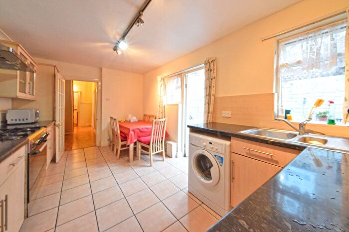 4 Bedroom Terraced House To Rent In Biscay Road, London, W6
