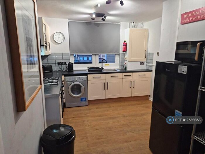 3 Bedroom Maisonette To Rent In Seyssel Street, London, E14