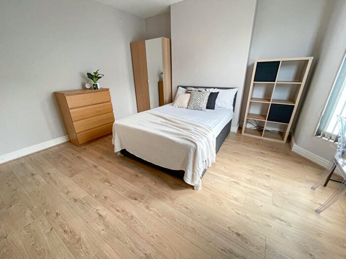 4 Bedroom Terraced House To Rent In Gainsborough Road, L15