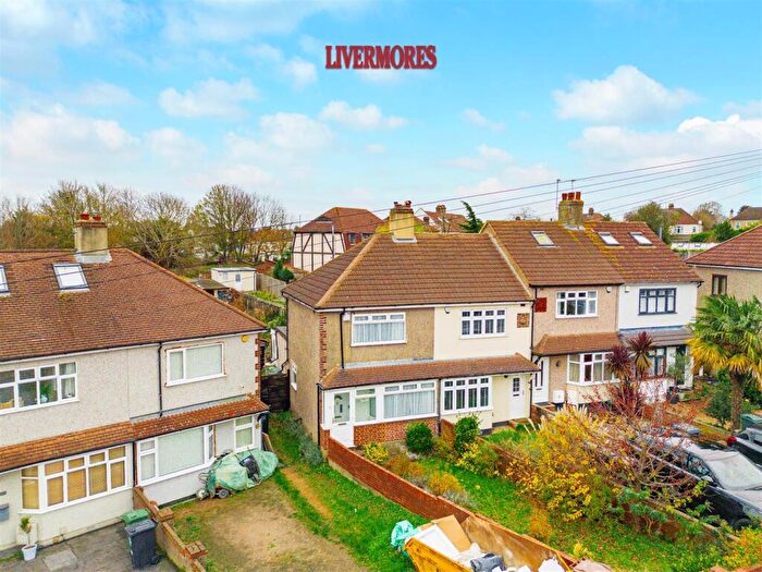 3 Bedroom End Of Terrace House For Sale In Ashen Drive, Dartford, DA1