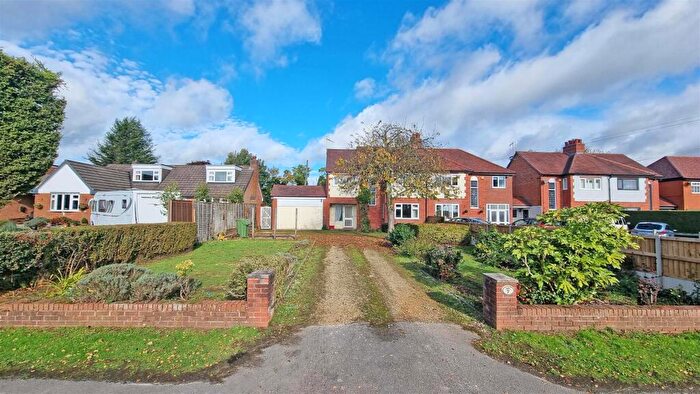 3 Bedroom Semi-Detached House For Sale In Barkers Lane, Wythall, B47