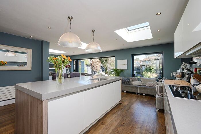 5 Bedroom Semi-Detached House To Rent In Marksbury Avenue, Richmond, TW9