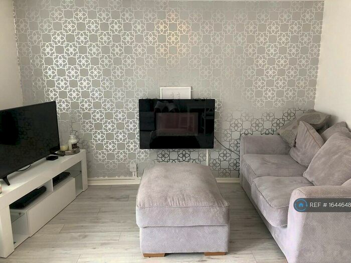 2 Bedroom Flat To Rent In Bisson Road, London, E15