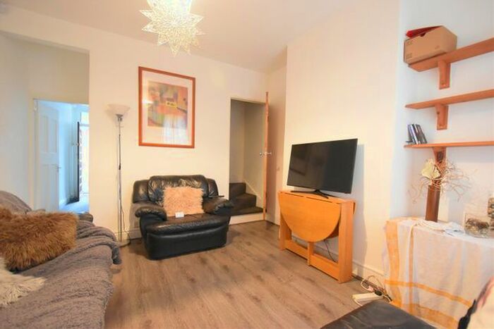 3 Bedroom Terraced House To Rent In Milner Road, Selly Oak, Birmingham, B29