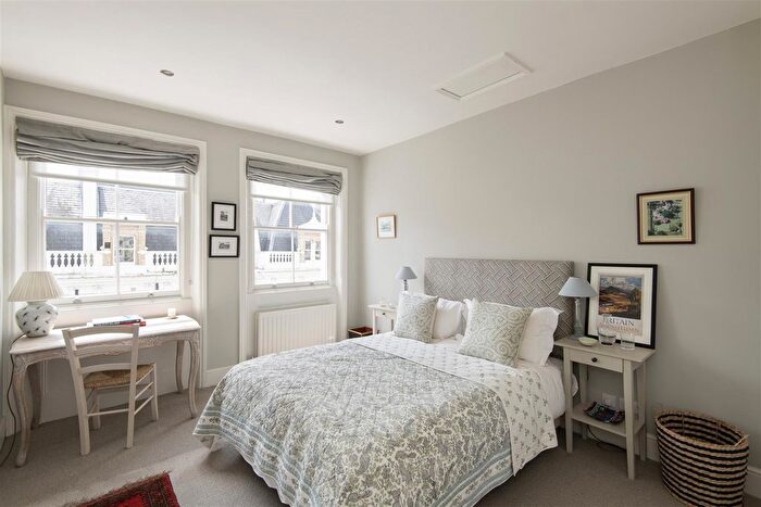 2 Bedroom Flat For Sale In Cornwall Gardens Court, South Kensington, SW7