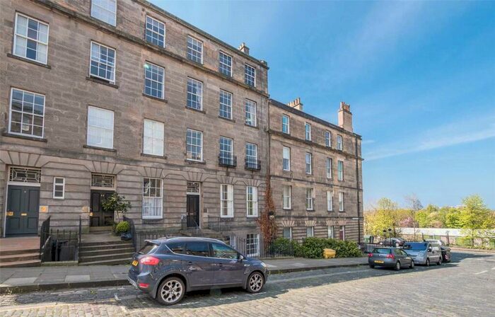 3 Bedroom Flat To Rent In Dundonald Street, Edinburgh, EH3