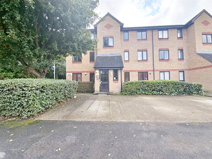 1 Bedroom Flat To Rent In Latimer Drive, Hornchurch, RM12