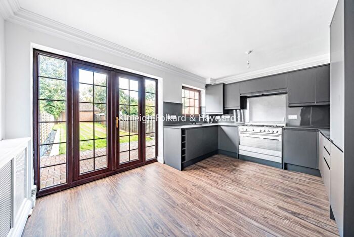 4 Bedroom Detached House To Rent In Bromley Grove, Bromley, Kent, BR2