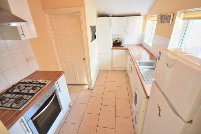 3 Bedroom Flat To Rent In Whitefield Terrace, Heaton, NE6