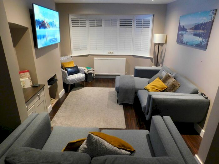 3 Bedroom Semi-Detached House To Rent In Ridgeway West, Sidcup DA15