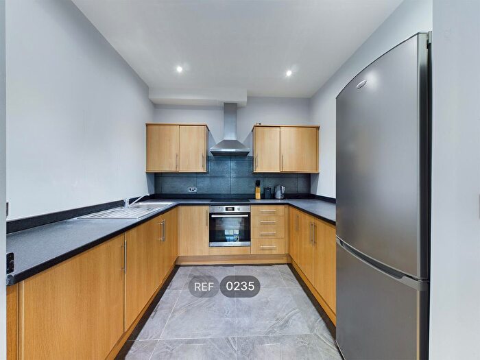 2 Bedroom Flat To Rent In The Dock House, Dock Street, HU1