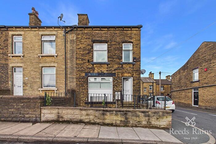 4 Bedroom End Of Terrace House To Rent In Huddersfield Road, Wyke, Bradford, West Yorkshire, BD12