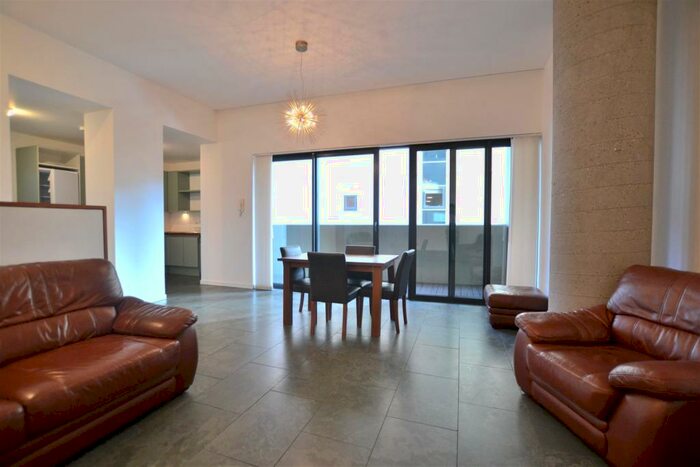 2 Bedroom Apartment To Rent In Cable House, Cheapside, L2