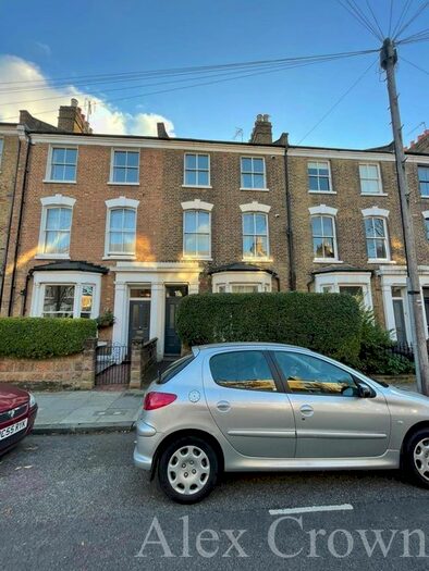Studio To Rent In Bryantwood Road, London, N7