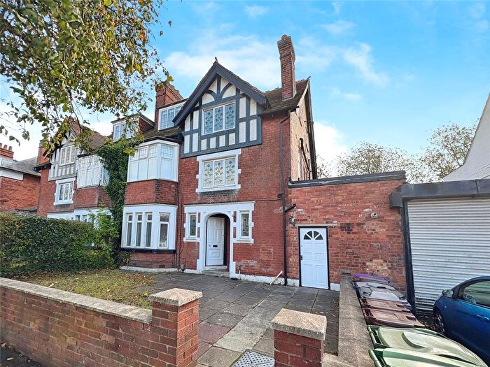 2 Bedroom Flat To Rent In Copthorne Road, Wolverhampton, West Midlands, WV3