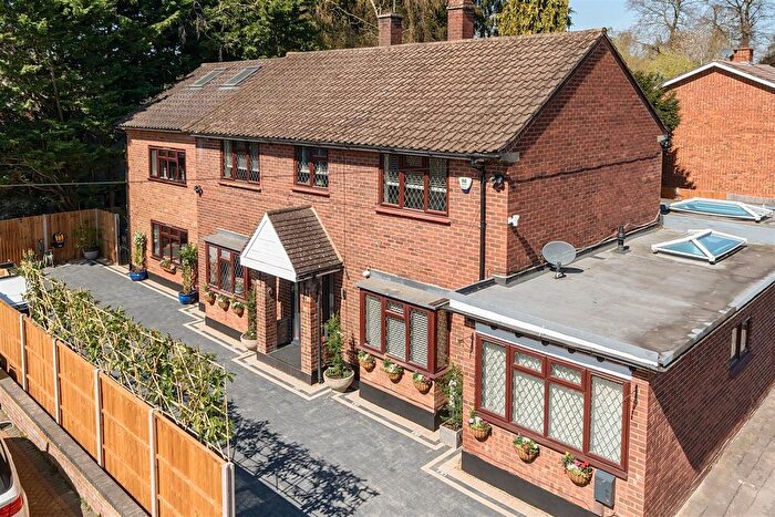 5 Bedroom Detached House For Sale In Hampden Way, Watford, WD17