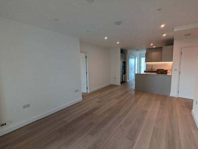 3 Bedroom Flat To Rent In Botanist House, Seagull Lane, London, E16