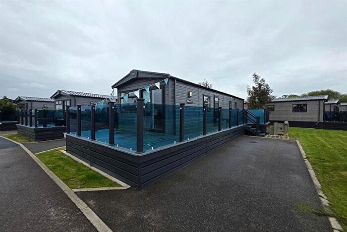 3 Bedroom Mobile/park Home For Sale In Havant Road, Portsmouth, PO11