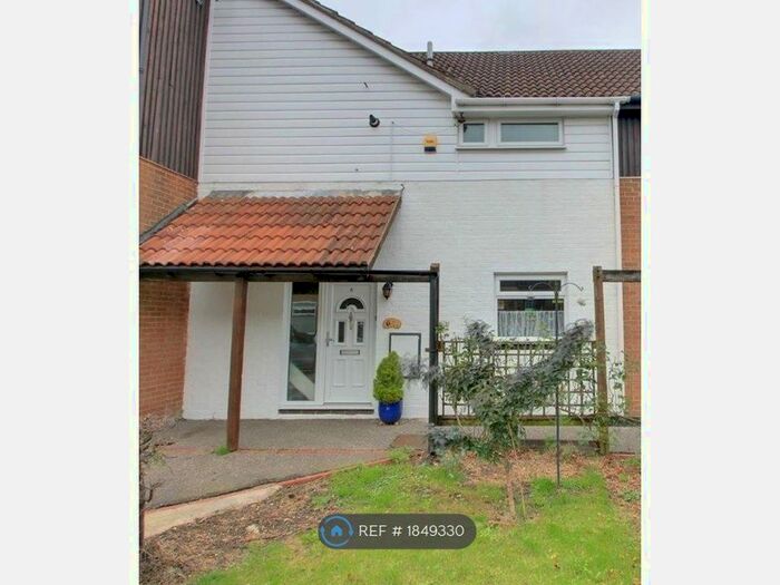 3 Bedroom Terraced House To Rent In Scaldhurst, Basildon, SS13