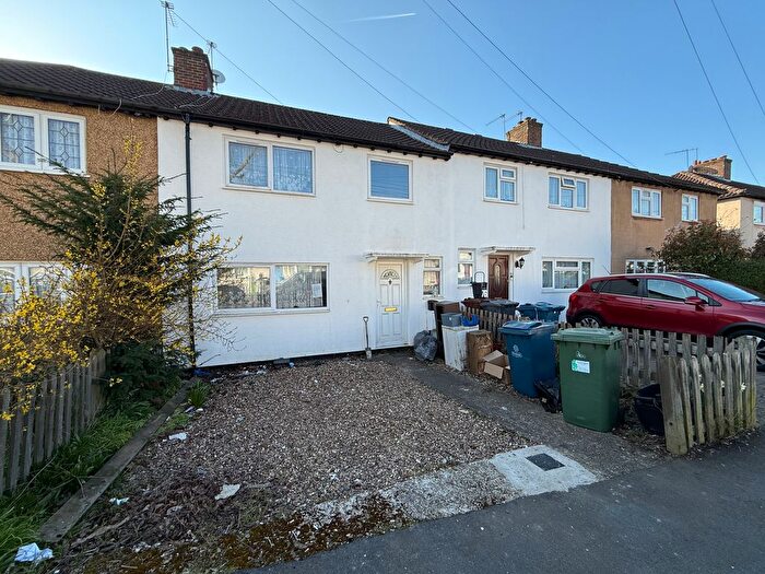 3 Bedroom Terraced House For Sale In The Meadow Way, Harrow, HA3