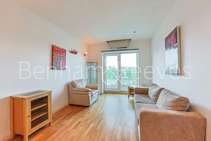 2 Bedroom Flat To Rent In Uxbridge Road, Ealing, W5