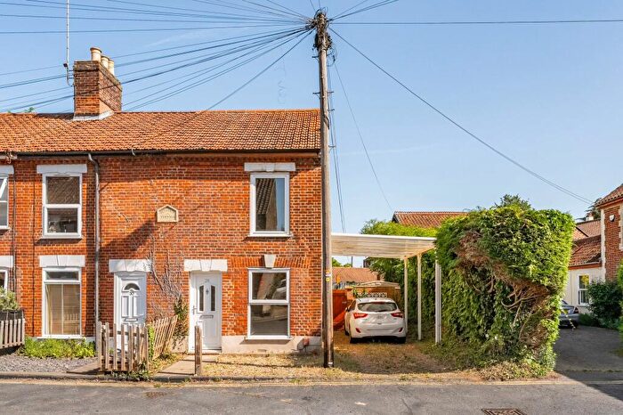 3 Bedroom End Of Terrace House For Sale In Rose Valley, Norwich, NR2