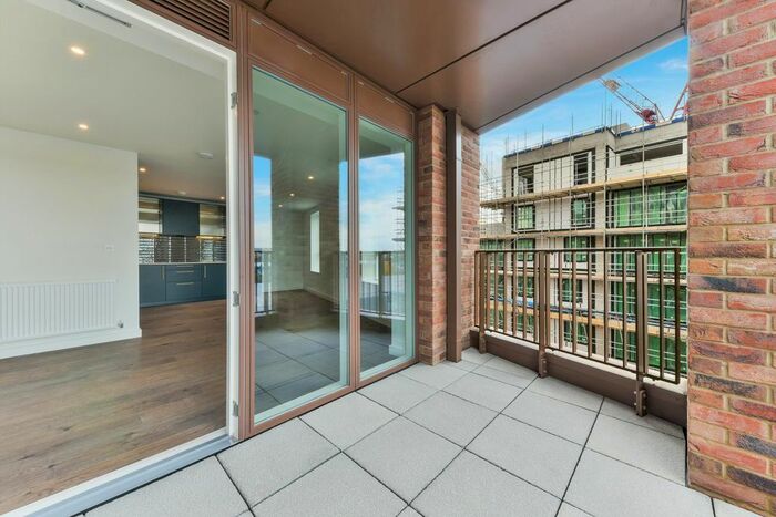 2 Bedroom Flat To Rent In Alington House, Mary Neuner Road, London, N, N8