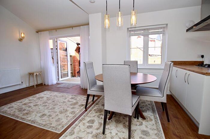 4 Bedroom Detached House For Sale In St. Andrews Road, Botley, SO32