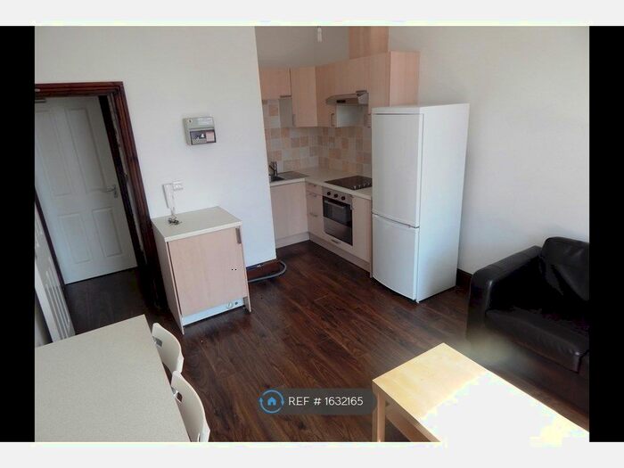 1 Bedroom Flat To Rent In Hyde Terrace, Leeds, LS2