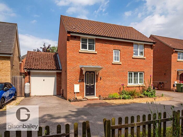 3 Bedroom Detached House For Sale In Lakeland Close, Little Plumstead, NR13