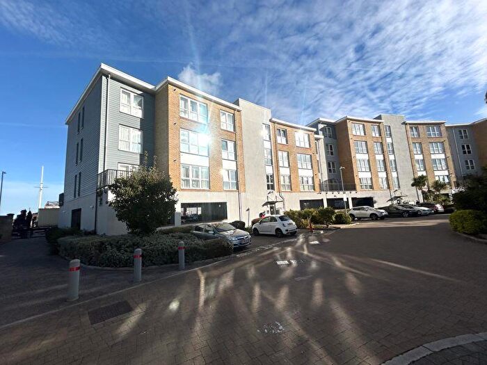 1 Bedroom Flat For Sale In Admirals Way, Gravesend, DA12