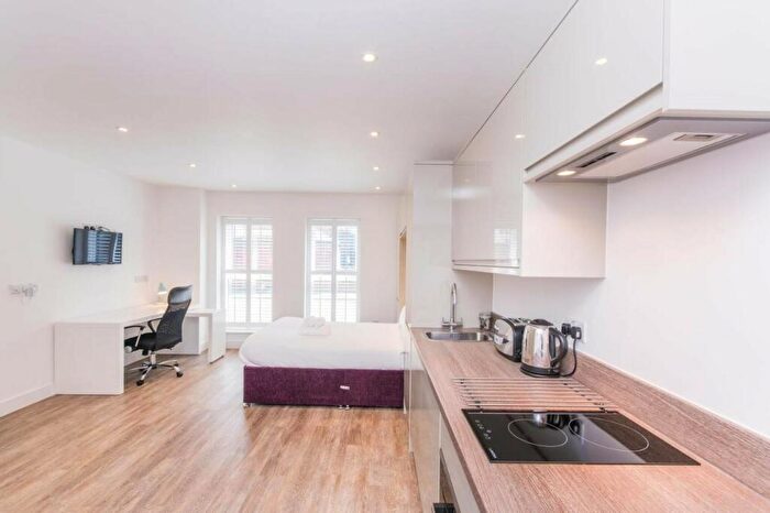 Apartment To Rent In Canute Road, SO14