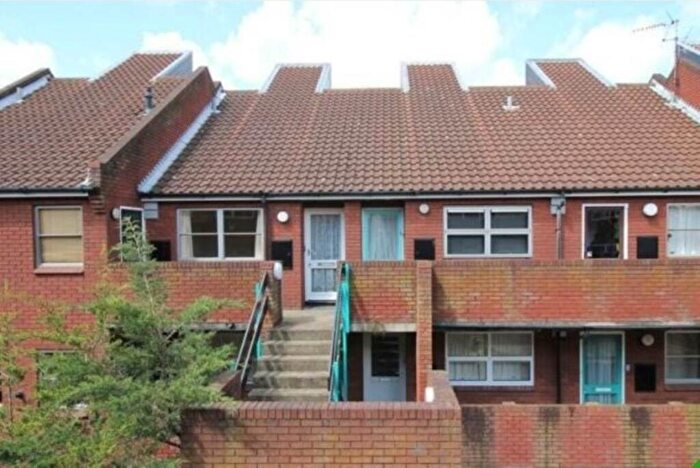 2 Bedroom Flat To Rent In Watlings Court, Norwich, NR2