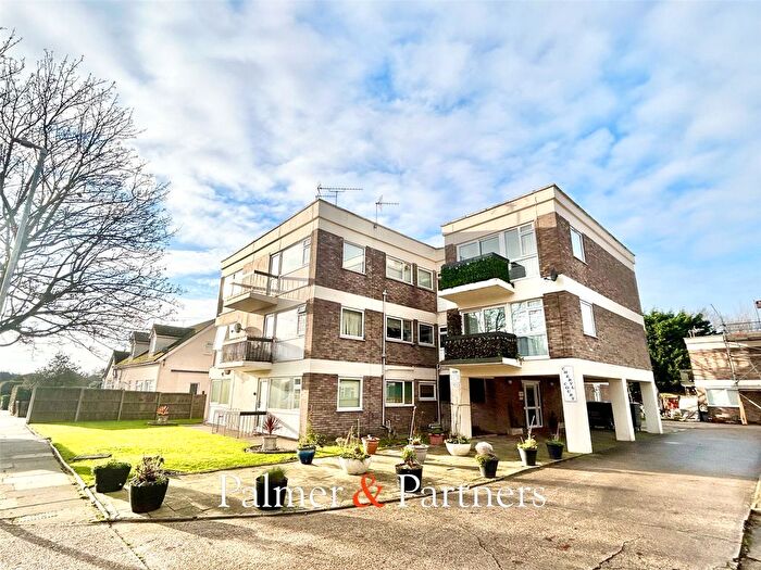 2 Bedroom Flat For Sale In Uplands Road, Clacton-On-Sea, Essex, CO15