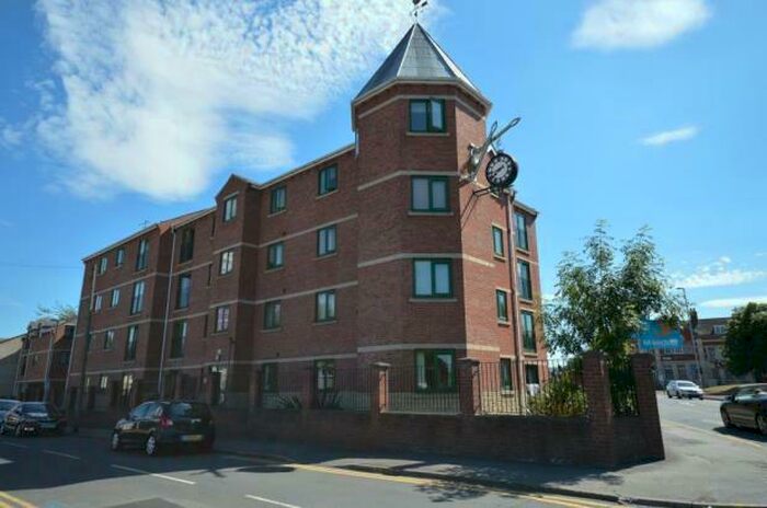 2 Bedroom Flat To Rent In Admiral Street, Hunslet, LS11
