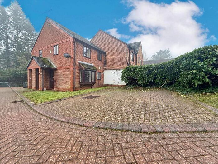 1 Bedroom Terraced House For Sale In Malthouse Green, Luton, LU2