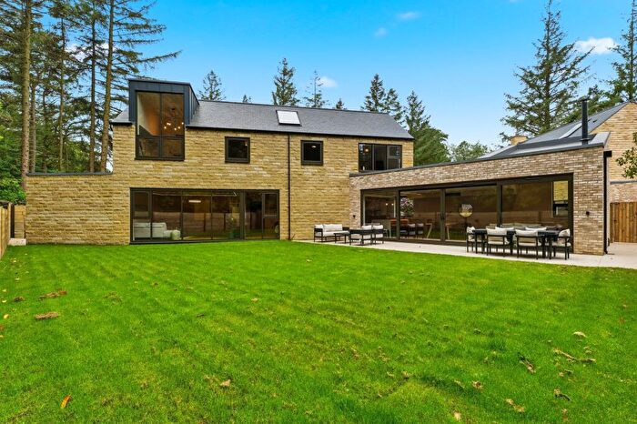 4 Bedroom Detached House For Sale In Cedar House - The Clearing, Long Causeway, S10
