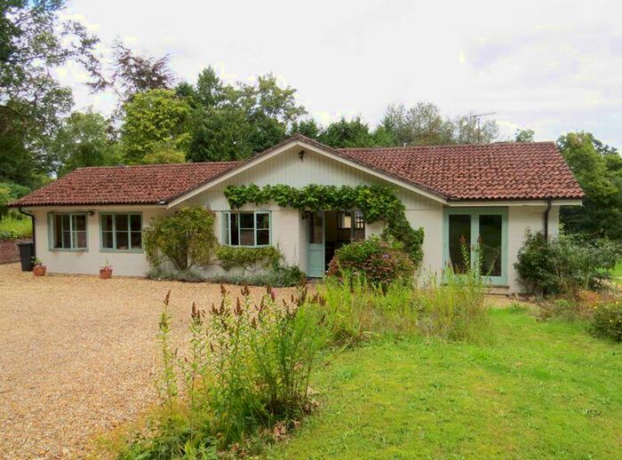 4 Bedroom Detached House To Rent In Blackmoor, Nr Liss / Petersfield, Hampshire, GU33