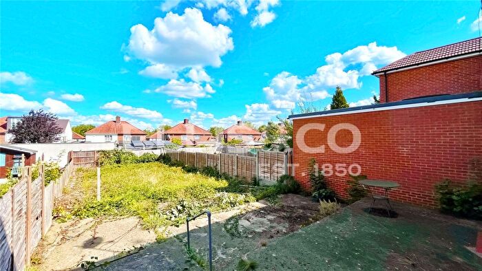 3 Bedroom Semi-detached House For Sale In Whitton Avenue East, Greenford, UB6