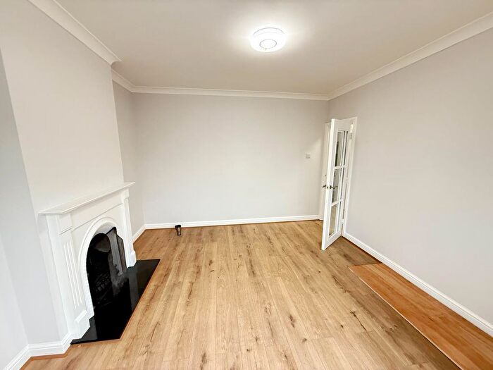 1 Bedroom Maisonette To Rent In Carr Road, Northolt, Greater London, UB5