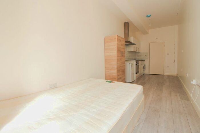 Studio To Rent In Southwold Road, Upper Clapton E5