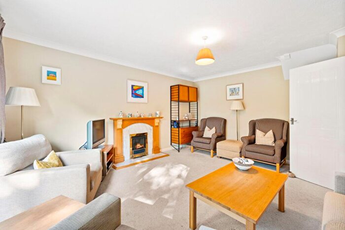 4 Bedroom Detached House For Sale In Langridge Drive, East Grinstead, RH19