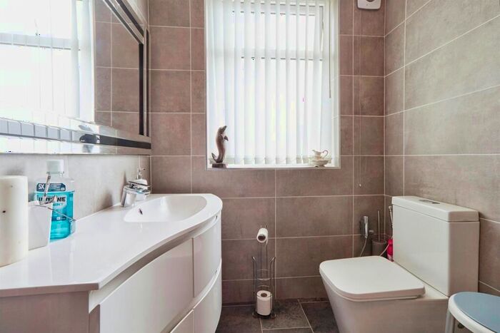 2 Bedroom Semi-Detached Bungalow For Sale In Enfield Road, Baildon, Shipley, BD17