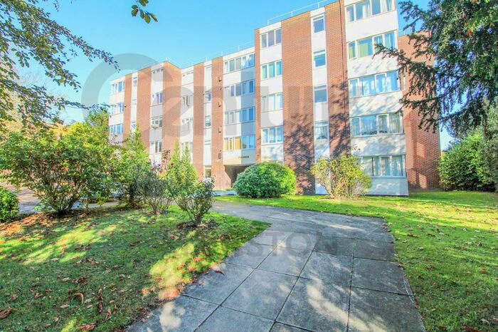 2 Bedroom Apartment To Rent In Galsworthy Road, Kingston Upon Thames, KT2