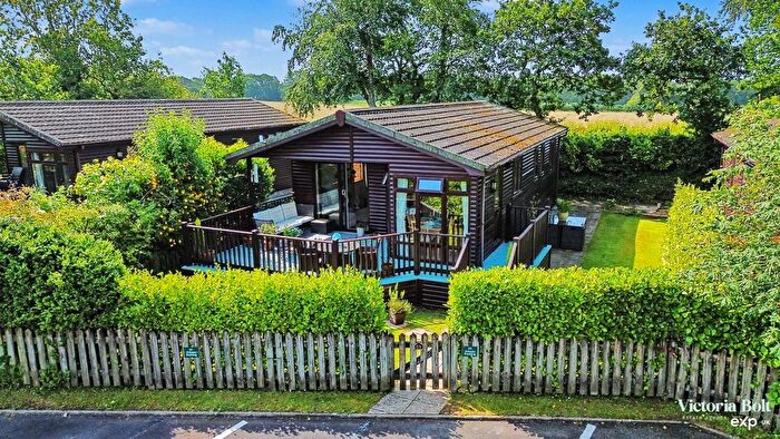 3 Bedroom Lodge For Sale In The Thatches Holiday Park, Modbury, PL21